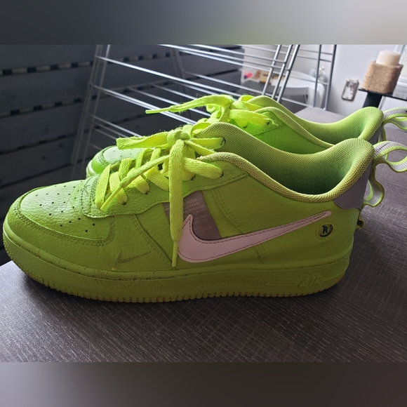 Nike Air Force Utlilty Volt - Picture 2 of 6